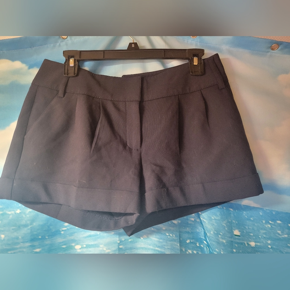 Express NWOT Women's Black Shorts Size 6